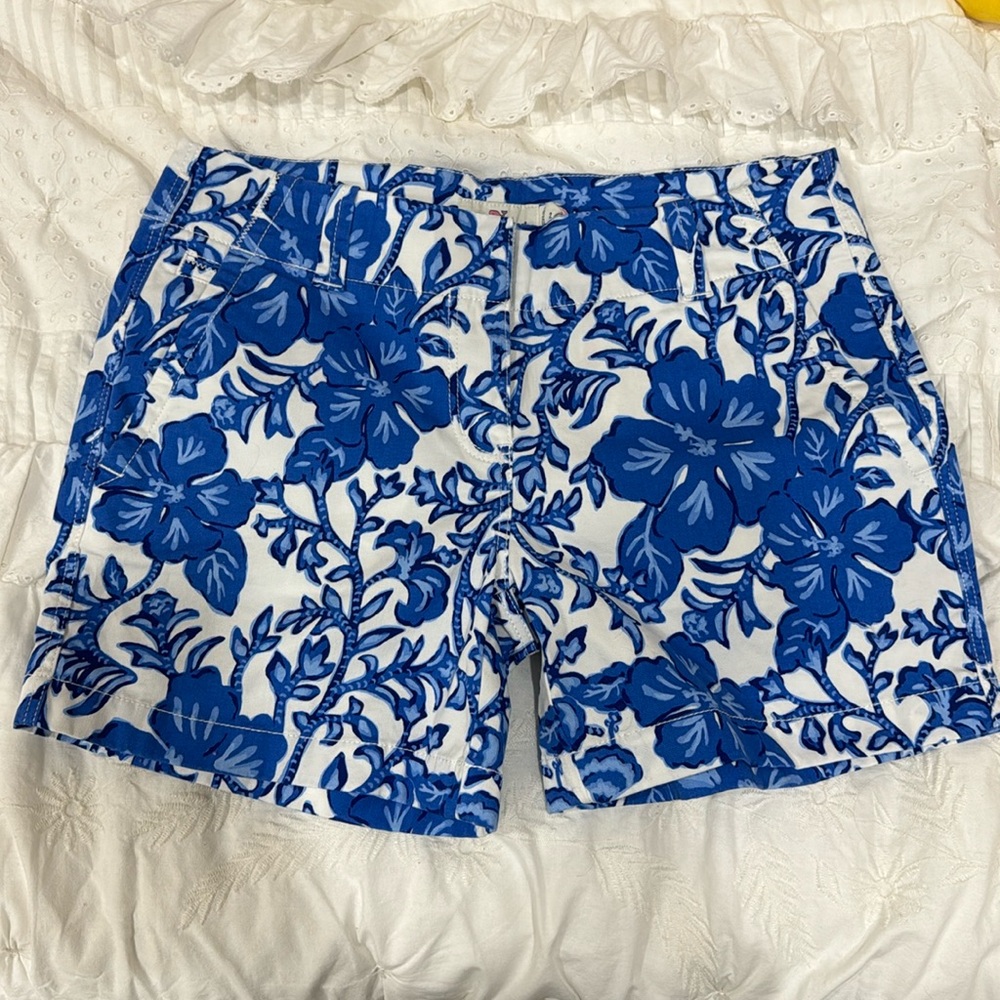 Vineyard Vines women shorts